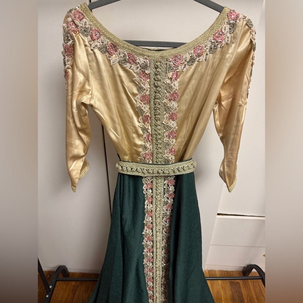 Elegant Green and Gold Embroidered Women’s Dress khaftan Morracan M/Large - Picture 5 of 13